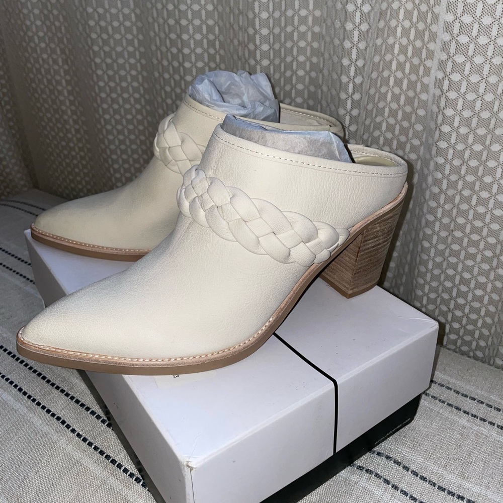 Dolce Vita Serla Mules in Ivory Nubuck Sz10